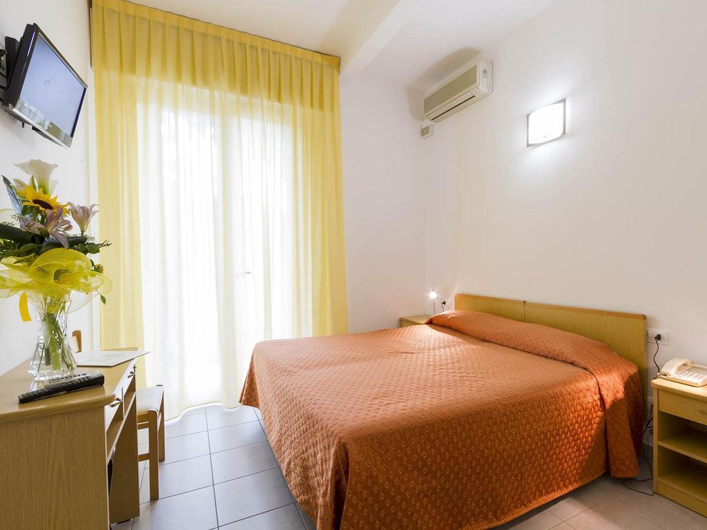 Hotel Meris Milano Marittima Szoba fotó